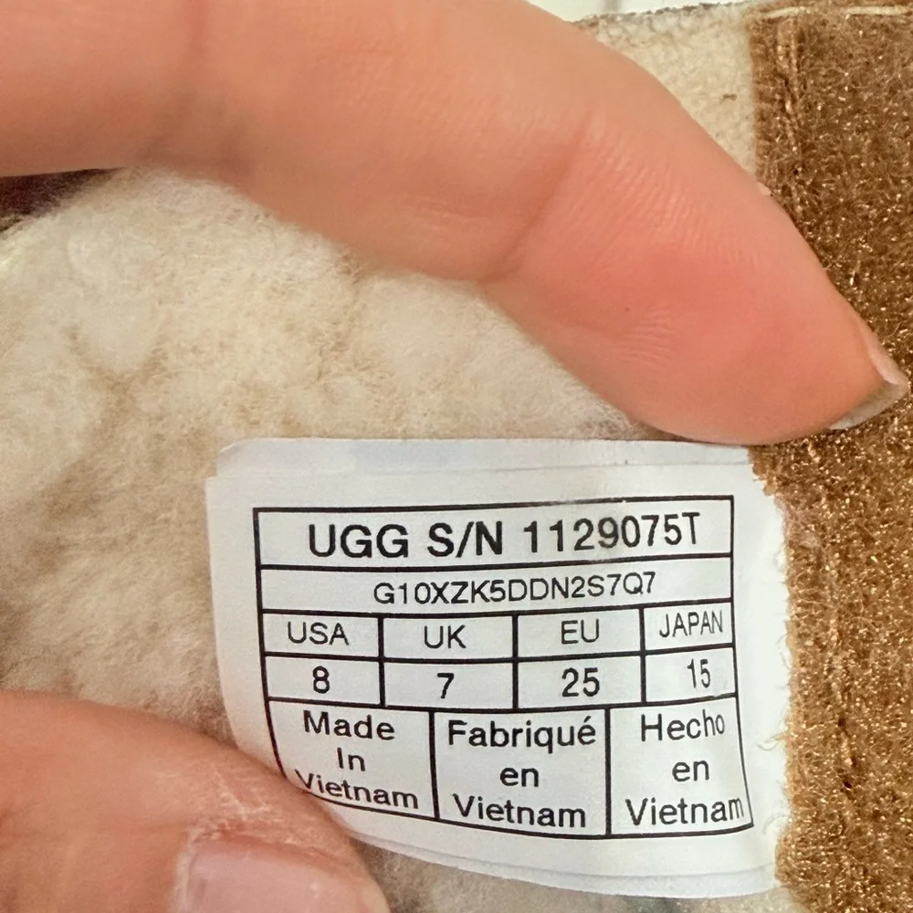UGG Keelan Embossed Logo Boots for‎ toddlers 8